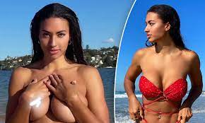 Love Island Australia's Phoebe Thompson poses topless on the beach in  G-string bikini bottoms | Daily Mail Online