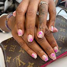 the blurry airbrush nails trend is