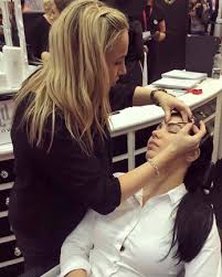 join the best makeup courses in dubai