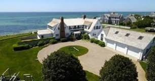 does-taylor-swift-still-own-a-house-in-hyannis-port