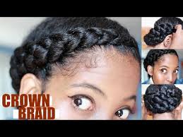 In addition to a classic crown braid, you can also play around with extra braids. On Natural Hair Tutorial Crown Braid