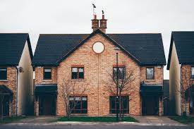 Flying freehold is an english legal term to describe a freehold property which overhangs or underlies another freehold. Leasehold V Freehold Differences Homeowners Alliance