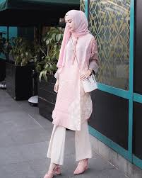 30+ model celana bahan pria (slim fit, regular fit & harga). 4 Inspirasi Gaya Kondangan Hijab Dengan Setelan Celana Elegan Tanpa Ribet Semua Halaman Grid Id