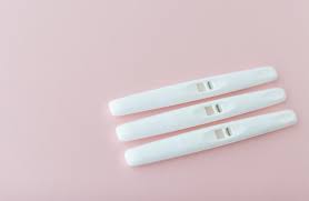 Ab wann ist ein schwangerschaftstest sinnvoll, kannst du ihn vor deiner periode machen und wie ist die anwendung? Wie Und Wann Ovulationstests Durchgefuhrt Werden Ava