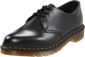 Our classic 1461 shoe has hit new heights. Amazon Com Dr Martens Women S Vegan 1461 Oxford Oxfords