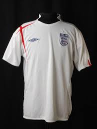 Replica engeland voetbal shirts kopen of een replica engeland voetbal tenue bestellen? Wit Voetbalshirt Van Het Engelse Nationale Elftal Merk Umbro Maat L Modemuze