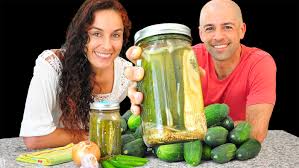 homemade lacto fermented dill pickle