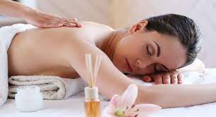Oil Massage Benefits- सर्दियों तेल मालिश करने के फायदे, सरसों तेल के फायदे  | TheHealthSite.com हिंदी