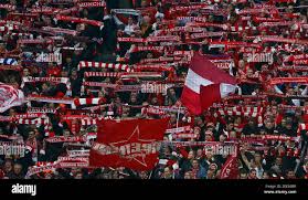 Football Soccer - Bayern Munich v SV Darmstadt 98 - German Bundesliga -  Allianz-Arena, Munich, Germany - 20/02/16 Bayern Munich's supporters cheer  before match REUTERS/Michael Dalder DFL RULES TO LIMIT THE ONLINE