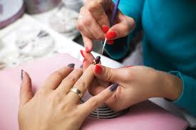hollywood nails has the best nail salon