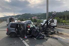 Almanya'dan Rize'ye tatile gelen gurbetçiler Of'ta kaza yaptı: 2 ölü, 4  yaralı