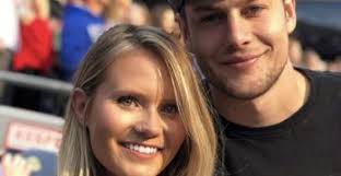 The players and staff of the nhlpa extend their deepest condolences to david pastrnak and rebecca rohlsson on the loss of their newborn son, viggo. Boston Bruins Wives Fabwags Com