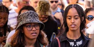 Their teenage disdain drew its fair share of media attention, including a buzzfeed article titled as first daughters, you can't win, ms. Sister Slay Malia And Sasha Obama Are Our Summer 2019 Fashion Goals Serving Looks On Their French Vacation Bet