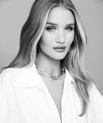 rosie huntington whiteley debuts first