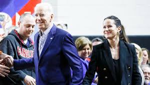 Her birthday, what she did before fame, her family life, fun trivia facts, popularity rankings, and more. Who Is Ashley Biden 5 Things To Know About Joe Biden S Daughter Hollywood Life