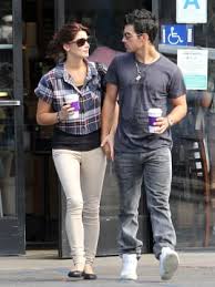 However, turner and jonas are hardly the first celebrity couple in which a woman is taller than a man. Joe Jonas And Ashley Greene It S Over The Hollywood Gossip