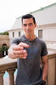 Expedia and Joe Jonas Team Up to Extend a Helping Hand to Travelers