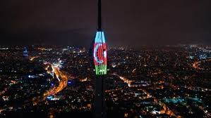 Çamlıca kulesi inşaatı bütün hızıyla sürüyor. Camlica Kulesi Ne Turkiye Ve Azerbaycan Bayraklari Yansitildi Yeni Cag
