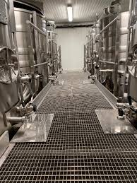 CHAMPAGNE MANSARD CDI : CUVISTE / CAVISTE * Lieu : Mareuil Le Port et Epernay * Gestion de notre cuverie (inox et fûts), remuage, dégorgement, habillage. Uniquement avec expérience. Pour plus d'informations,