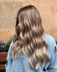 I heard reds would neutralise greens, and i was expecting my hair to fade to greeney blue. 22 Perfect Dirty Blonde Hair Inspirations Stylesrant