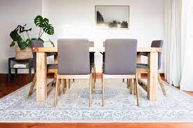 how to choose a dining room rug