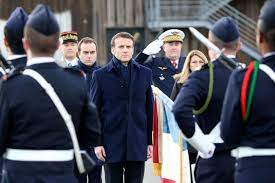 Emmanuel Macron annonce une enveloppe de 413 milliards d'euros pour le  financement des armées dans les sept années à venir. : r/france