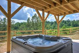 21 Romantic Cabins With Hot Tub In