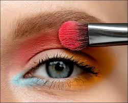 is theatrical makeup diffe from