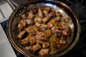 beef sirloin tip steak with garlic