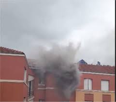 Grosse fumée à proximité du Stade de France : un appartement en feu, deux  blessés | Actu Seine-Saint-Denis