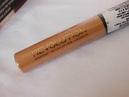 makeup revolution focus and fix liquid