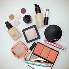 what s in my makeup bag rachael divers