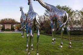 Large Metal Giraffe Sculptures Theme