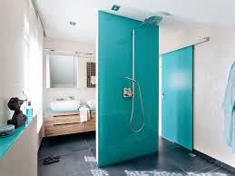 Auf die welt des wohnens übertragen steht en suite bad für zwei raumvarianten: Bett Bad In Einem Raum Zuhausewohnen