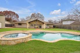 new braunfels tx with swimming pool