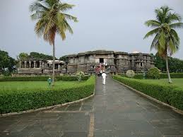 Đền Hoysaleswara, Ấn Độ: Những cột trụ đá cổ đại được chế tác bằng… máy  tiện? - MysTown