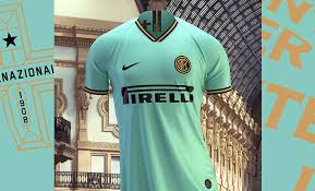 Es un club de fútbol italiano de la ciudad de milán, en la región de la lombardía. Inter De Milan T Shirt