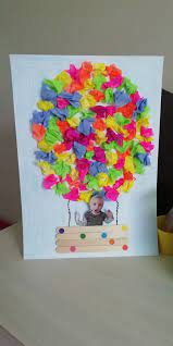 Montgolfière avec papier crépon | Bricolage printemps maternelle, Créations  pour nourrisons, Artisanat de garderie