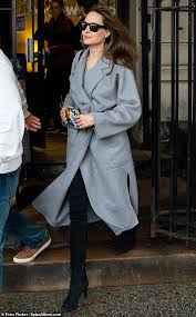 At paniq escape room, flow is king. Angelina Jolie Takes Her Kids To An Escape Room In New York Daily Mail Online