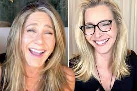 Lisa kudrow has sadly passed away causing so much heartbreak and agony to the beloved family. Jennifer Aniston Lisa Kudrow Dish On Friends Reunion