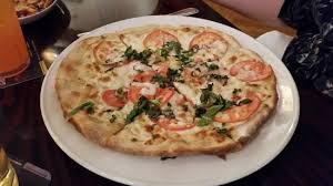 pizza margherita picture of hard rock
