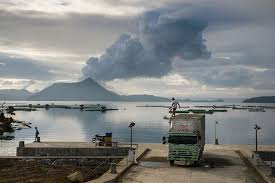 Latest news, reliefs, volunteers, updates and communication. Phivolcs Lowers Taal Volcano Alert Level To 3 Philstar Com