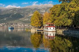Ιωάννινα: 16 καραβάκια στη Λίμνη και άδεια για πλωτό ταξί - ertnews.gr