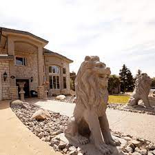 Lion Statues Mean In Front Of A House