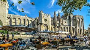 En 2024, le festival d'Avignon va démarrer en juin en raison des JO de  Paris | Festival Avignon