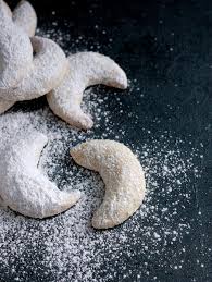 You probably have made different cookies and cookies so far, some of them you liked more or less. Vanilla Kipferl Cookies Baking Sense