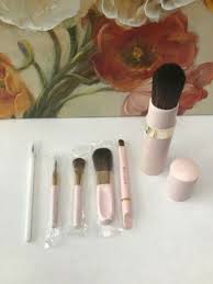 mary kay compact brush retractable