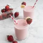 banana strawberry  yogurt smoothie