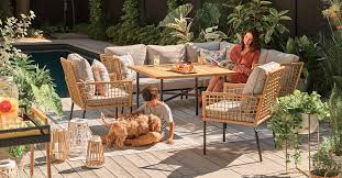 Choose The Right Outdoor Furniture