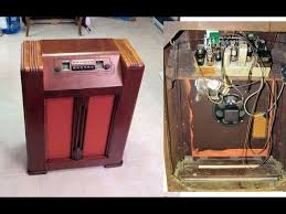 antique vacuum radio gets a guitar